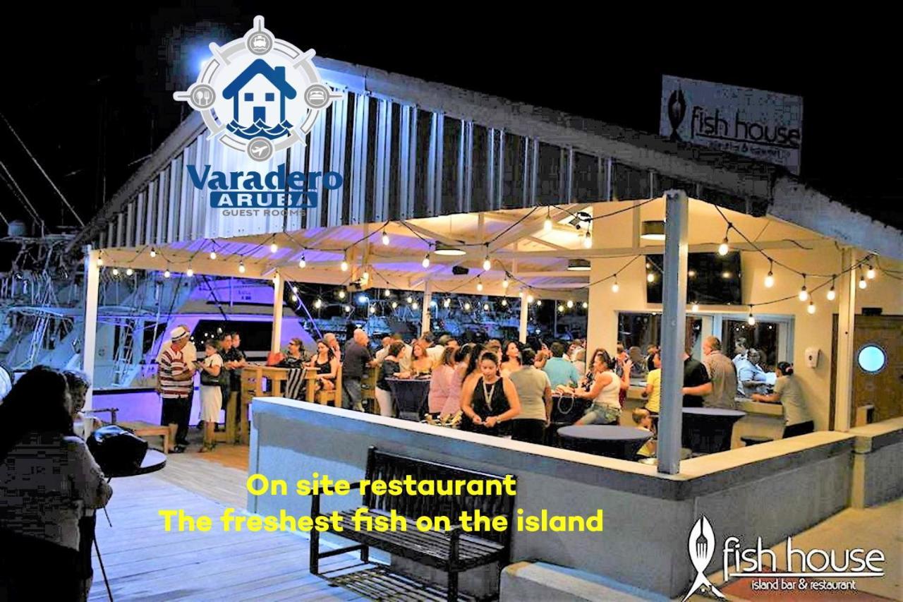 Varadero Marina Airport Guests Rooms Oranjestad Exterior foto